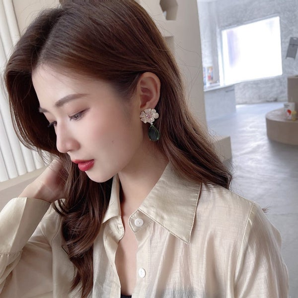 Green crystal long type Eardrop earrings Carousel 5