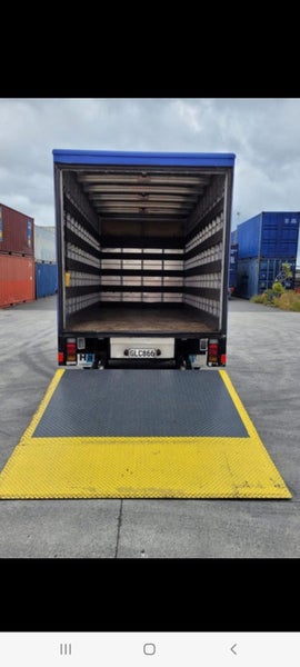 0220891671 Man with a Van/Truck for hire Carousel 1