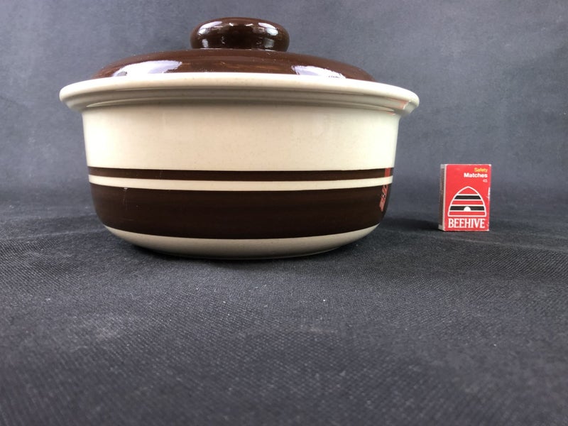 Vintage Crown Lynn "Colonial" Cookware Casserole Dish with Lid Carousel 1