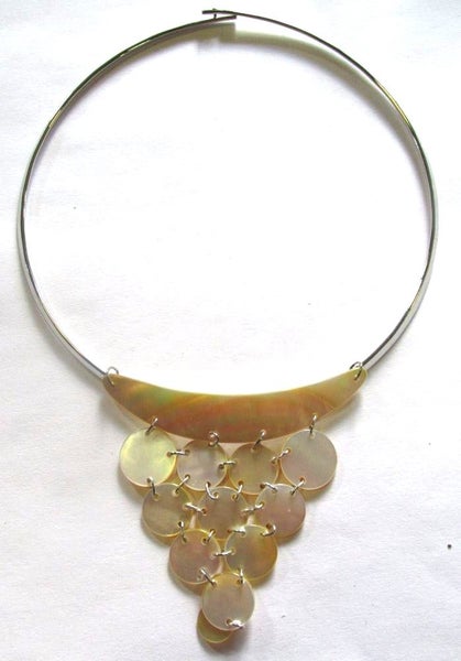 Mother of Pearl choker Carousel 1