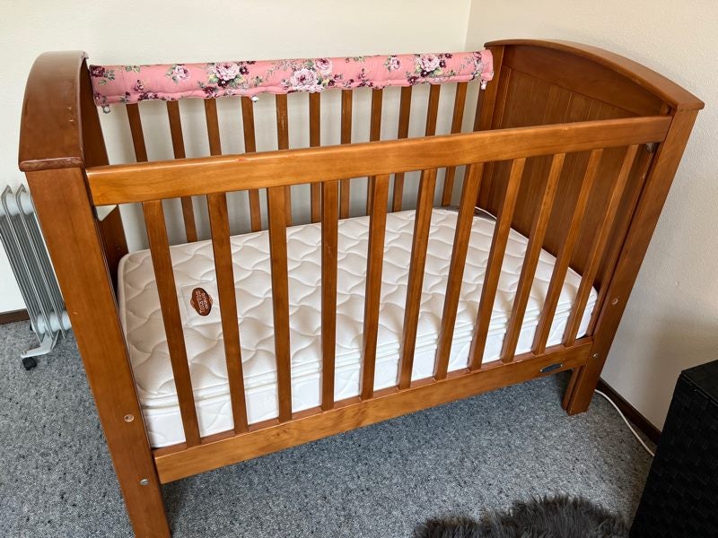 Cot and mattress Carousel 1
