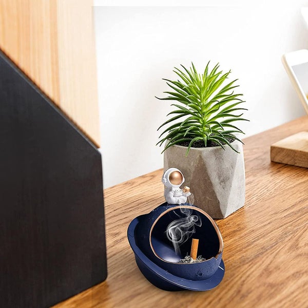 Creative Astronaut Ashtray, Luxury Cigar Ashtrays For Men, Large Ceramic Tableto Carousel 2