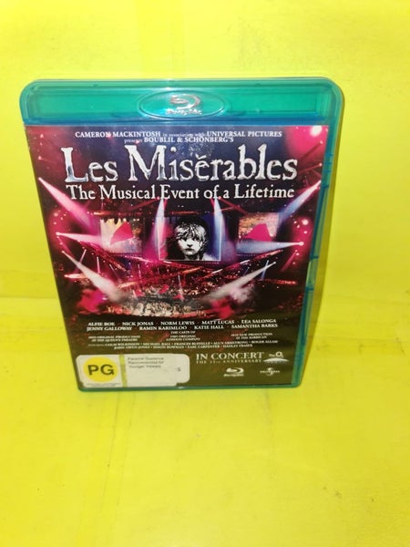 LES MISERABLES - THE MUSICAL EVENT OF A LIFETIME - BLU RAY Carousel 1