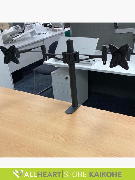 Dual Computer Arm Carousel 1