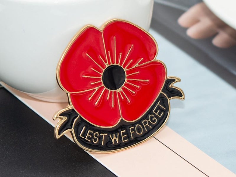 ANZAC Day Poppy Flower Brooches Lest We Forget Badges Red Enamel Clothing Pin Carousel 2