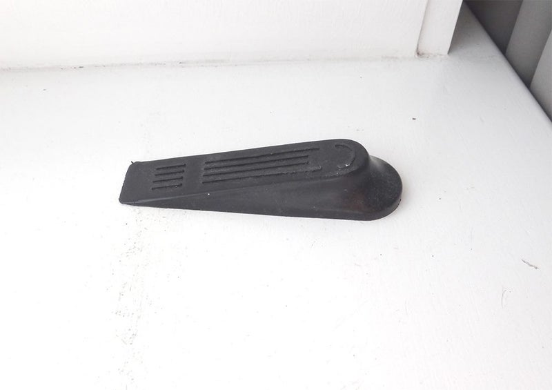 black door stopper Carousel 1