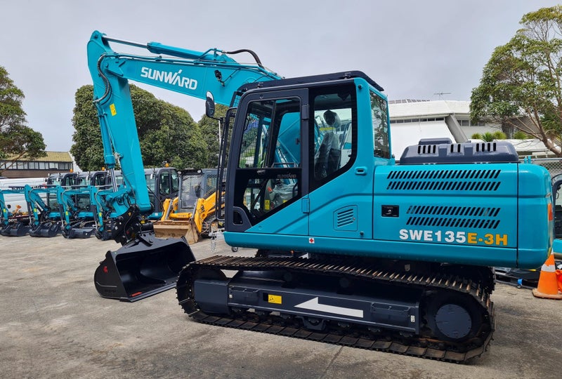 Sunward SWE135E-3H 13Ton Digger/Excavator Carousel 1