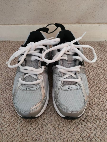 *BRAND NEW* Nike Boys Dart 10 580445-002 Metallic Silver Running Shoe Carousel 2