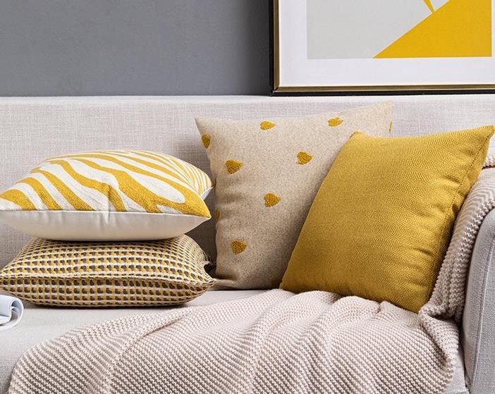 Cushion Covers A set of 3 Cushions Carousel 1