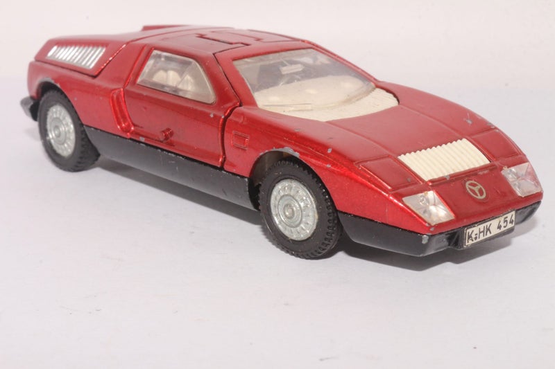 Dinky Toy - One of many I'm listing - 224 Mercedes C111 Carousel 1