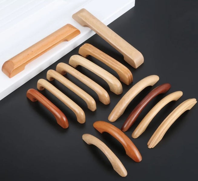 Retro grooved wooden furniture handle chunky 112mm L- 96mm pitch cc solid beech Carousel 2