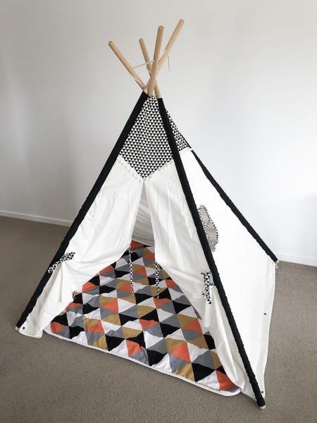 Kids Tent - Teepee Kiwi Living “POMPOM TEEPEE” - Kids Tent Carousel 1