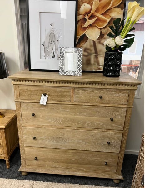 French Provincial Oak 5 drawers chest Light OAK Carousel 1