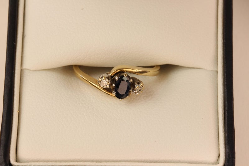 9ct Sapphire and Diamond ring Carousel 9