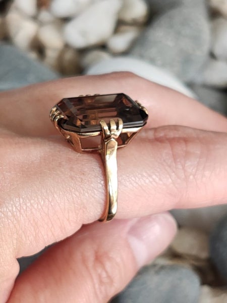 9ct yellow gold Vintage Smokey Quartz ring Carousel 2