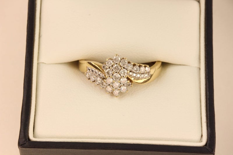 Dazzling 0.40CT 9ct Diamond ring Carousel 9