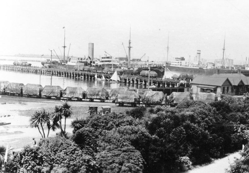 PHOTO ( REPRINT ) FROM ORIGINAL OF THE TIMARU WHARVES Carousel 1