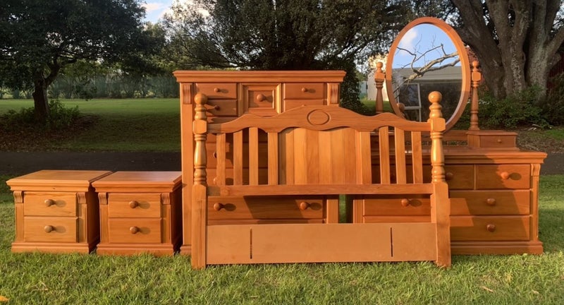 Absolutely beautiful Blayco solid rimu bedroom suite- FULLY RESTORED Carousel 2