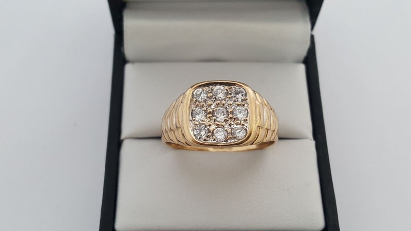 Stunning Gents Vintage 9ct Gold CZ Signet Ring - Large Size Y Carousel 1