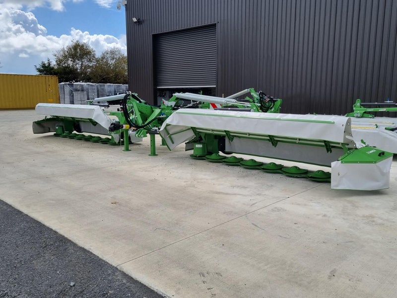 9.4m Butterfly Rear Mower SaMASZ ex-demo ($73,800)+ GST) Carousel 8