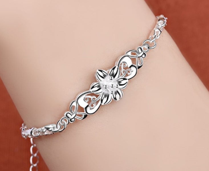 B07 Butterfly Flower Bracelet Ladies Design Sense Dress Up Hand Jewelry Carousel 2