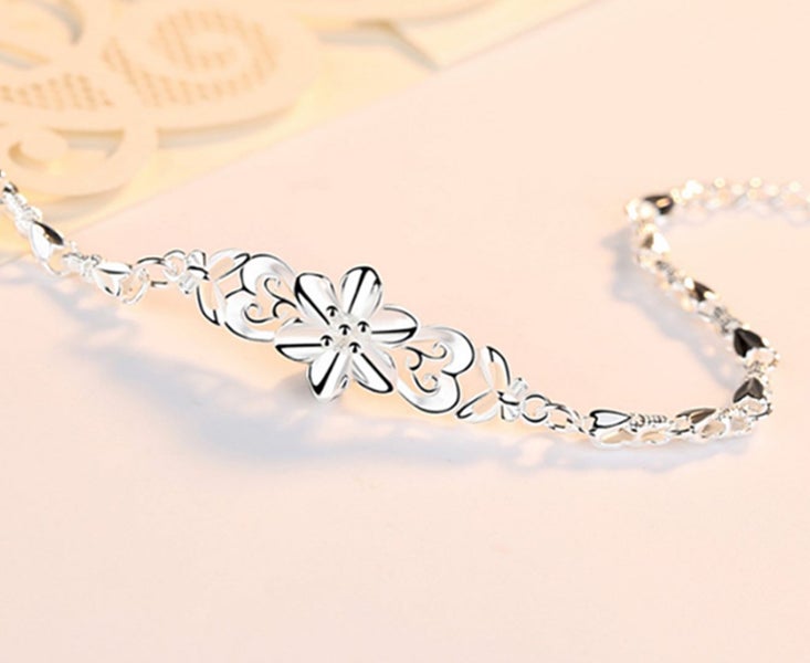 B07 Butterfly Flower Bracelet Ladies Design Sense Dress Up Hand Jewelry Carousel 3