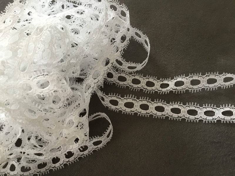 White eyelet lace trim 1cm wide x 5m length Carousel 1