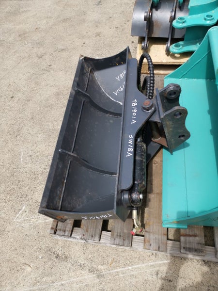 1000mm wide Tilt Bucket for Sunward SWE18A or similar Carousel 1