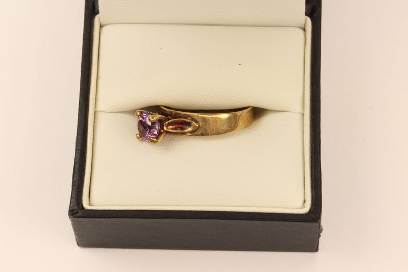 9ct Amethyst ring Carousel 2