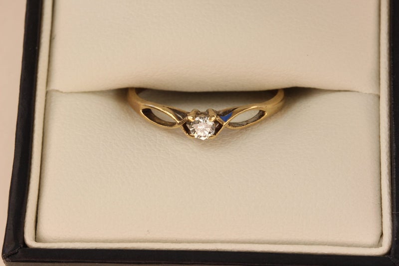 9ct Diamond ring Carousel 9