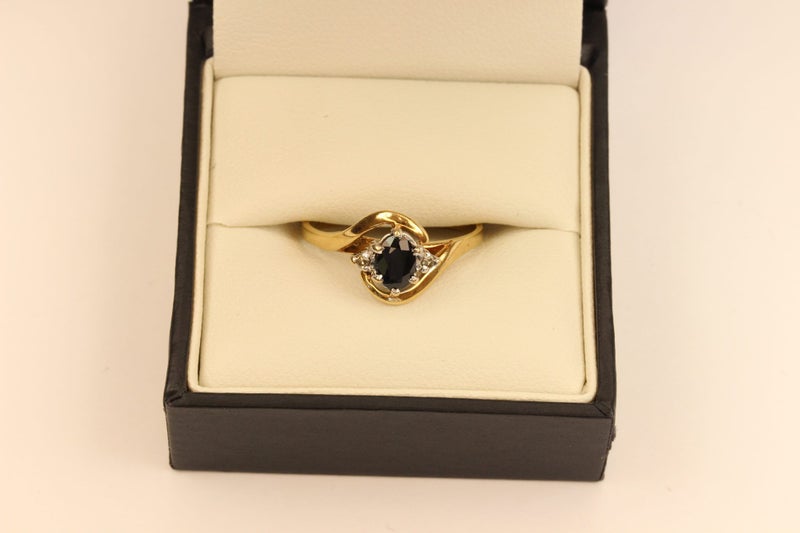 9ct Sapphire and Diamond ring Carousel 1