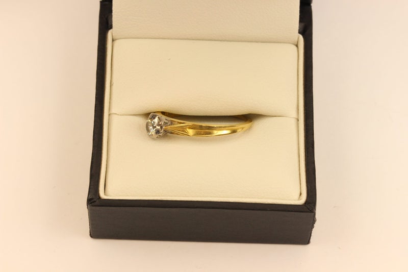 0.25CT 18ct Diamond ring Carousel 2