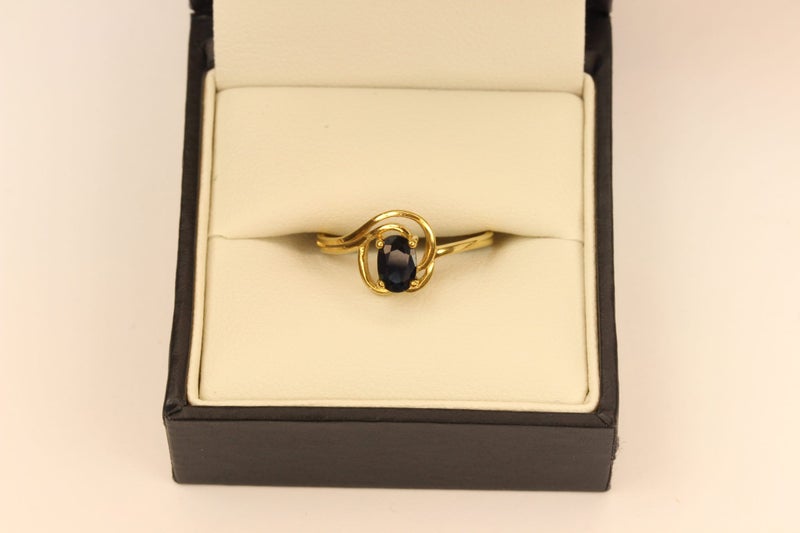 9ct Sapphire ring Carousel 1