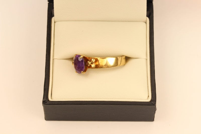 9ct Amethyst ring Carousel 2