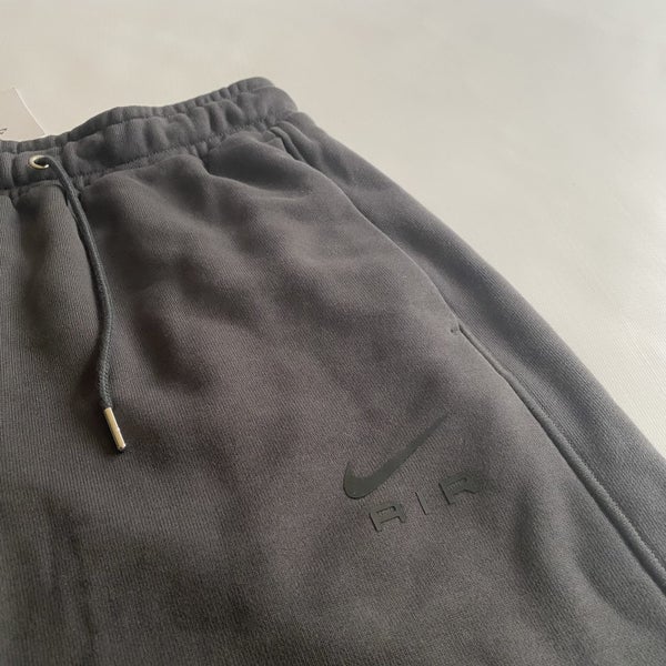 Nike Air Fleece Shorts. Small. NEW! FREE SHIPPING! Carousel 2