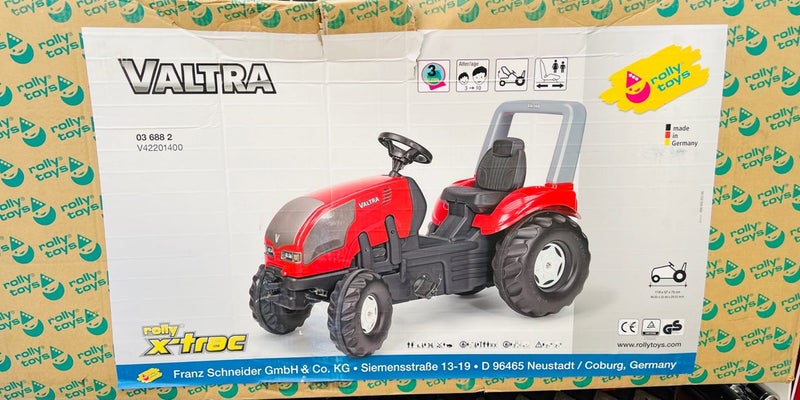 X-Trac Valtra Tractor Carousel 1