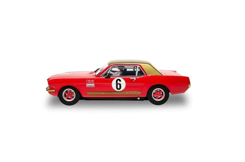 Scalextric C4339 Ford Mustang - Alan Mann Racing - Henry Mann & Steve Soper Carousel 1