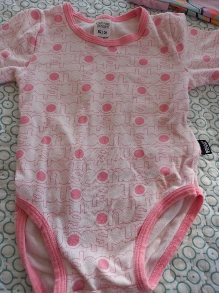 2 x BONDS bulk wondersuits and long sleeve easy suit Girls Newborn to 00 Carousel 2
