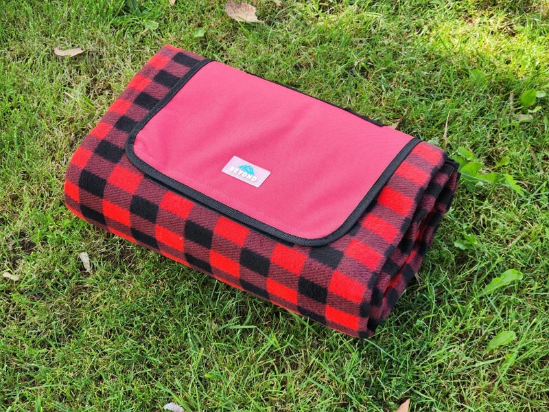 Massive XL Waterproof Check Picnic Blanket Check 2 x 2 Meter Red Carousel 1