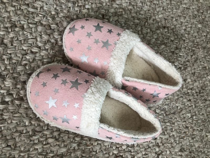 Pink star fluffy slippers size 13-1L Carousel 1