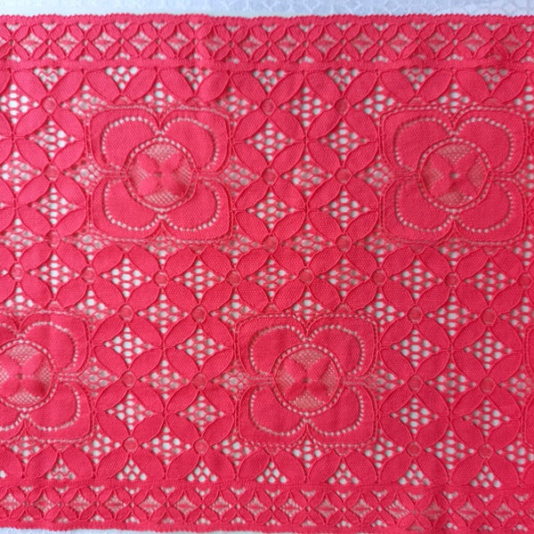 2 meters bright red lace 21.5cm wide Carousel 1