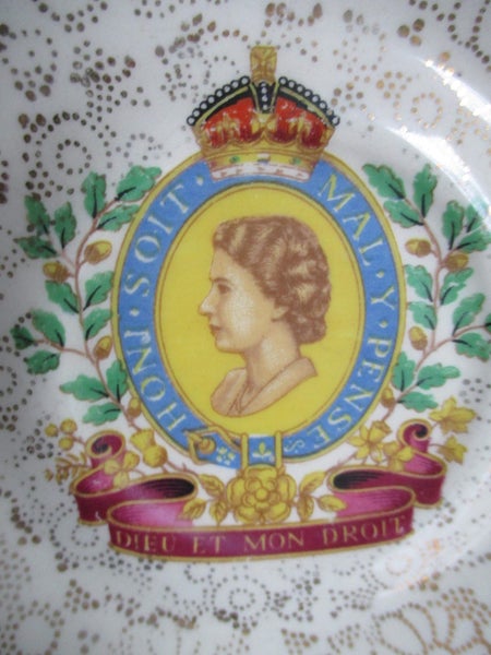 ROYAL GALA 41a - Queen Elizabeth II Royal Tour of New Zealand dish 1953-54 Carousel 2