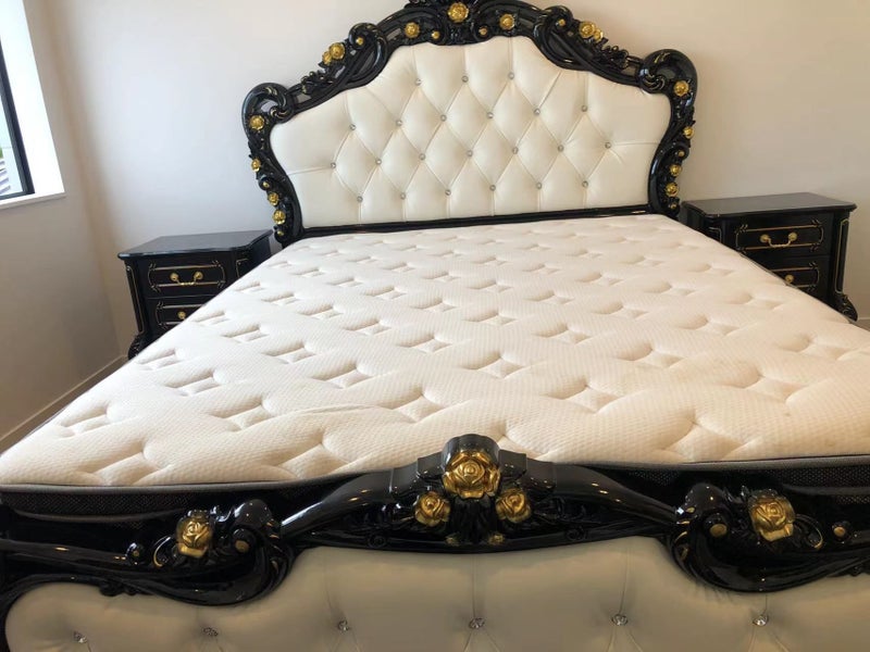European Luxurious Queen 7Pieces Bedroom Set Carousel 1
