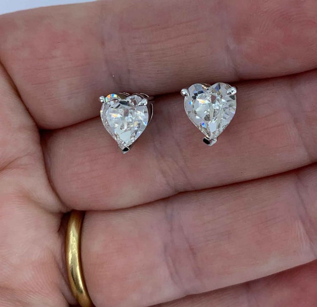 18K White Gold Heart Crystal earrings "Corazon" Carousel 2