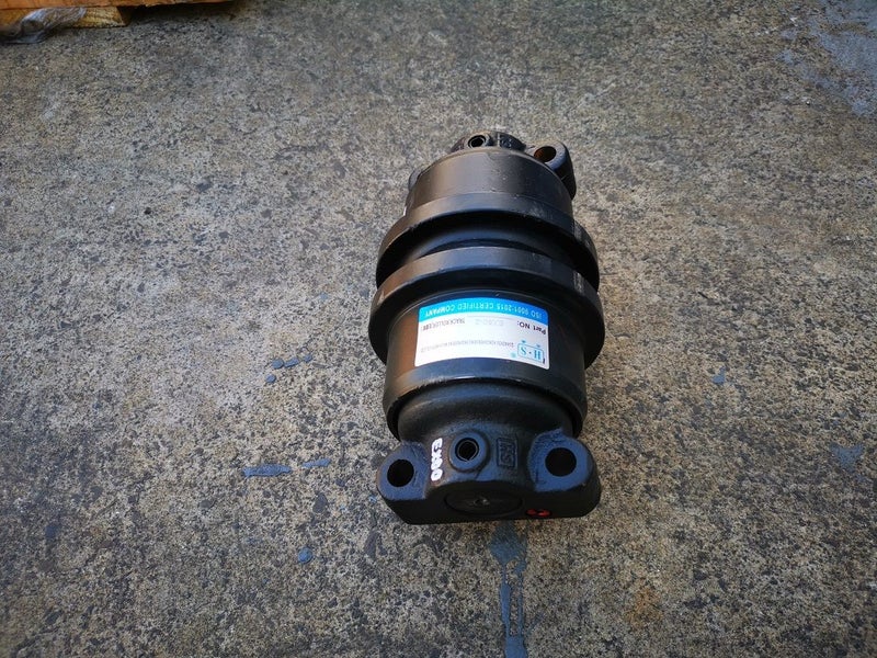 Digger Track Roller for Hitachi EX60-2 double Flange part no 9096970 Carousel 4