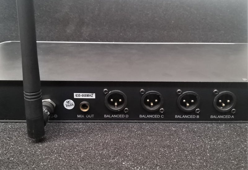 ICM IU-4013 UHF Four Channel Wireless Handhold Microphone (MC03)62863235060099111