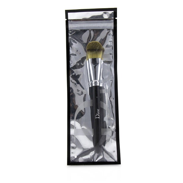 Christian Dior Dior Backstage Light Coverage Fluid Foundation Brush 11 - Carousel 2