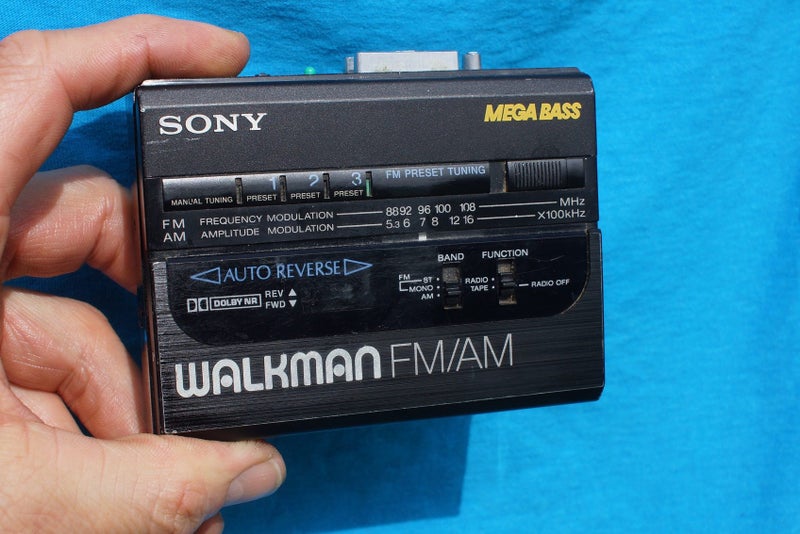SONY Walkman FM/AM. Mega Bass. WM-BF64. Vintage. Retro. Removeable Belt Clip. Carousel 1