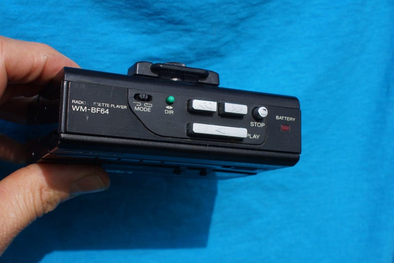SONY Walkman FM/AM. Mega Bass. WM-BF64. Vintage. Retro. Removeable Belt Clip. Carousel 2