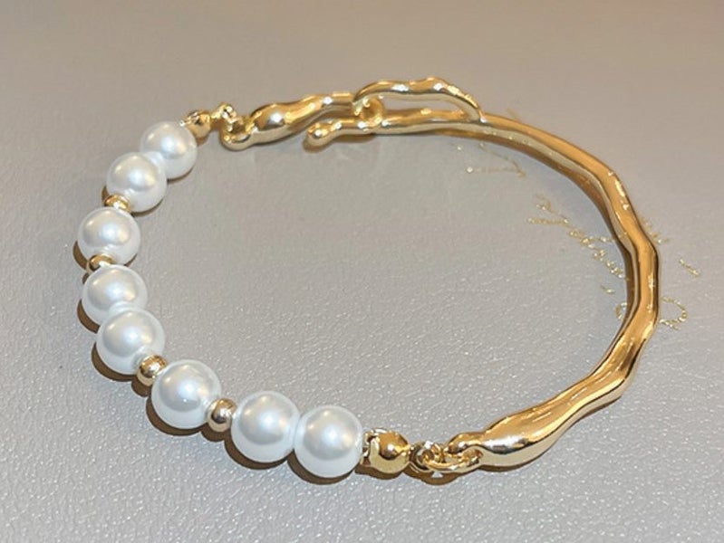 Pearls Bracelet Yellow Gold Plated Irregular Design Bracelet Carousel 1